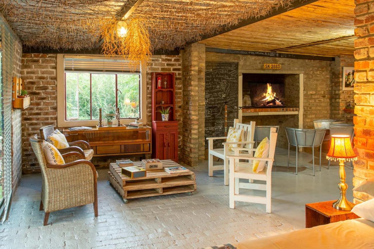 Die Fonteine Country Guesthouse And Glamping Oudtshoorn Esterno foto