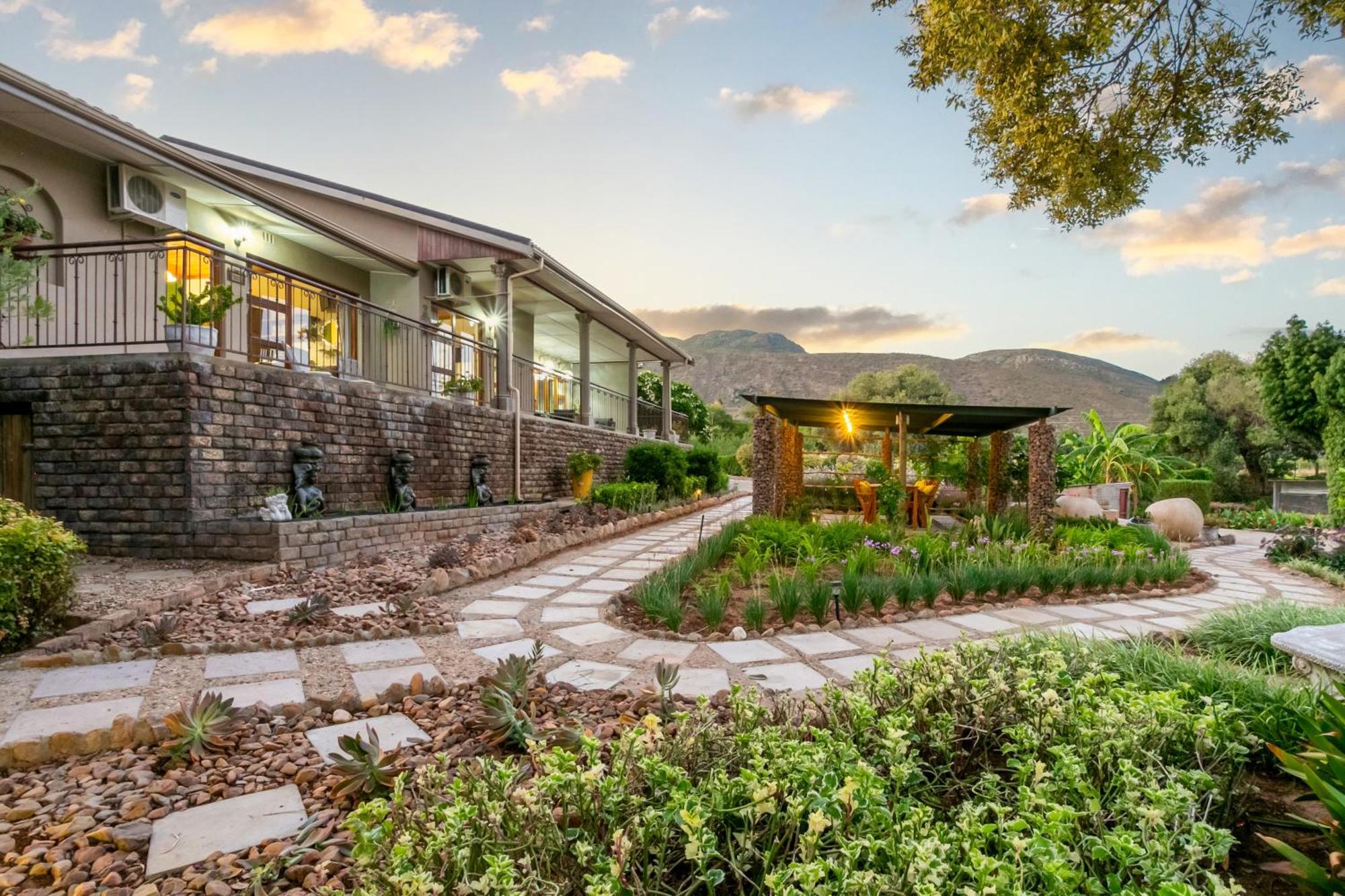 Die Fonteine Country Guesthouse And Glamping Oudtshoorn Esterno foto